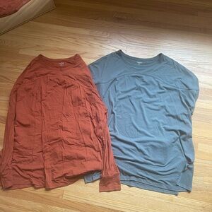 Old Navy Women's Long Sleeve Tees - Rust and Blue green